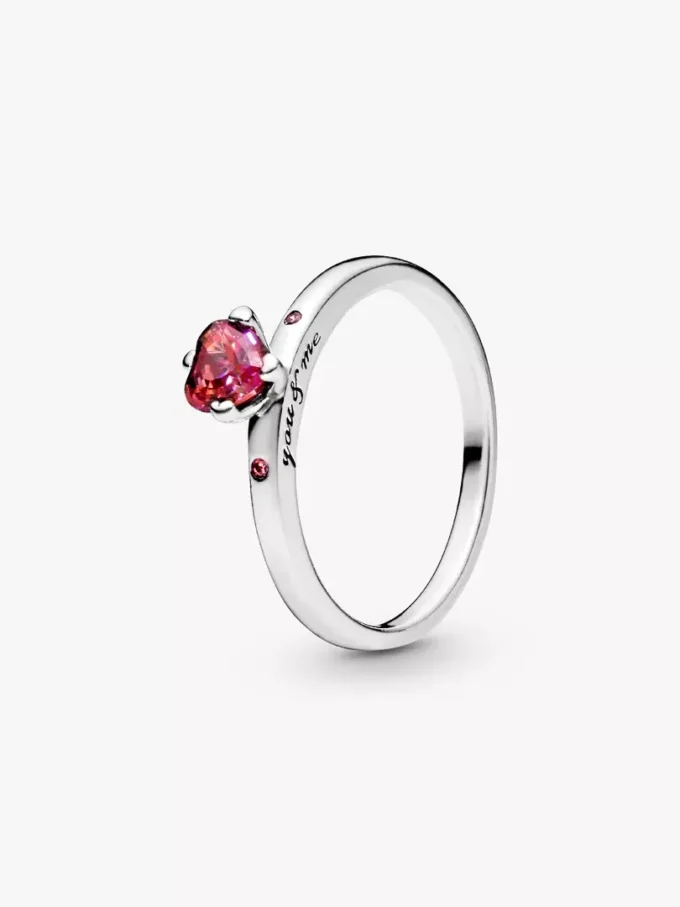 Funkelnder roter Herzring aus Sterlingsilber Funkelnder roter Herzring aus Sterlingsilber