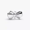 Funkelnder Schleifen-Charm aus Sterlingsilber Funkelnder Schleifen-Charm aus Sterlingsilber