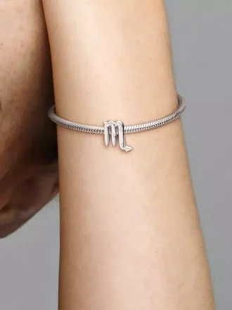 Funkelnder Skorpion-Sternzeichen-Charm aus Sterlingsilber