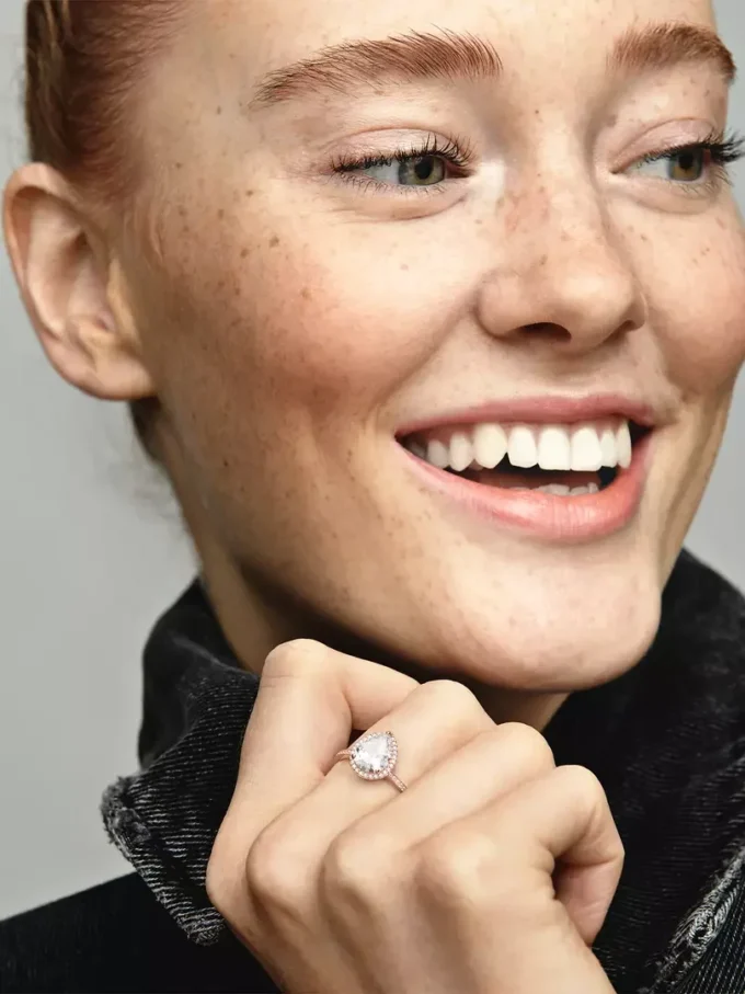 Funkelnder Teardrop-Halo-Ring, 14 Karat Roségold-Beschichtung