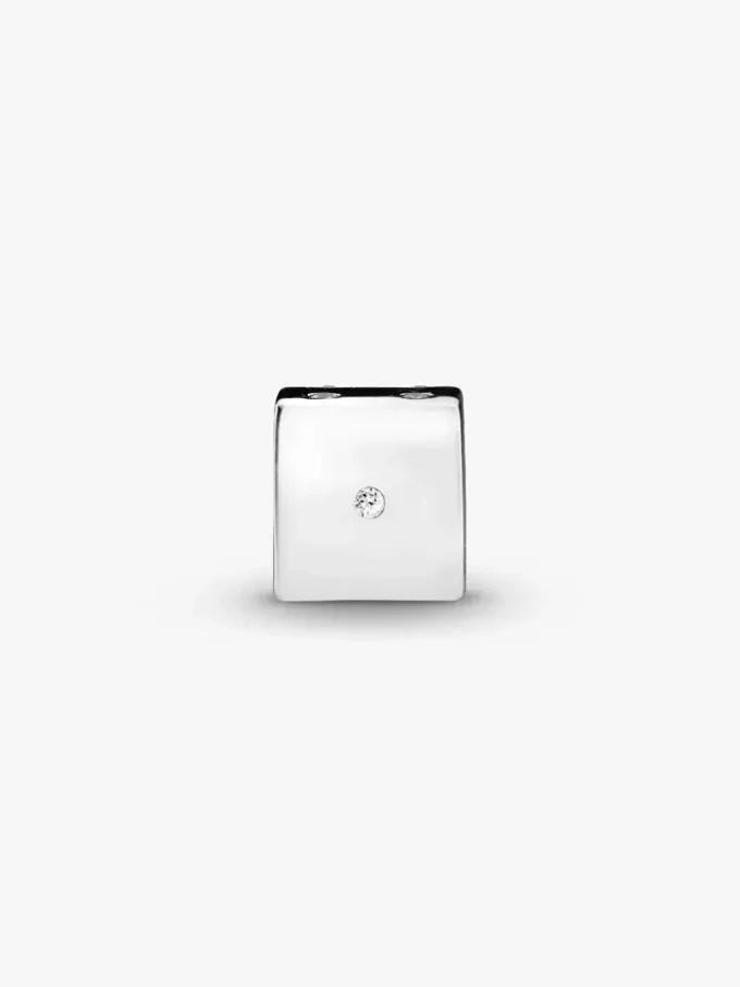 Funkelnder Würfel-Charm aus Sterlingsilber Funkelnder Würfel-Charm aus Sterlingsilber