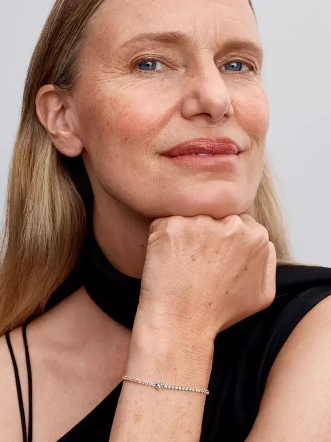 Funkelndes Herz-Tennisarmband, 14 Karat vergoldet Funkelndes Herz-Tennisarmband, 14 Karat vergoldet