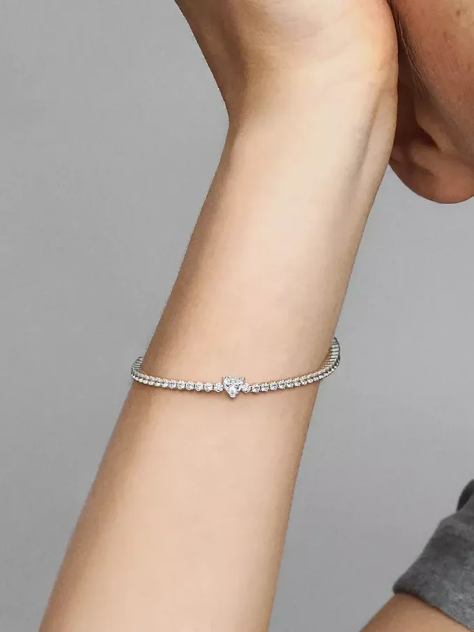 Funkelndes Herz-Tennisarmband aus Sterlingsilber Funkelndes Herz-Tennisarmband aus Sterlingsilber