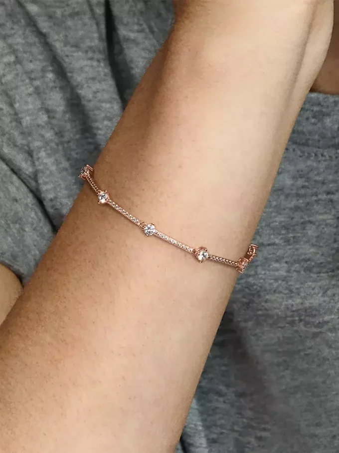 Funkelndes Pavé-Armband mit Stäbchen, 14 Karat Roségold-Beschichtung Funkelndes Pavé-Armband mit Stäbchen, 14 Karat Roségold-Beschichtung