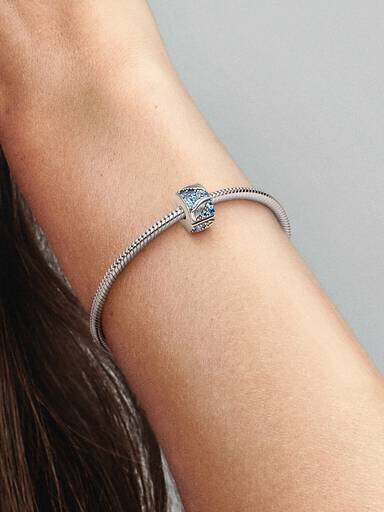 Gebogener Feder- & Pavé-Clip Charm – Sterlingsilber Gebogener Feder- & Pavé-Clip Charm – Sterlingsilber