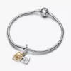 Gravierbarer Doppel-Dangle Charm „Mama“ mit im Labor gezüchteten Diamanten, 0,009 ct insgesamt, Sterlingsilber, 14-karätige Vergoldung Gravierbarer Doppel-Dangle Charm „Mama“ mit im Labor gezüchteten Diamanten, 0,009 ct insgesamt, Sterlingsilber, 14-karätige Vergoldung