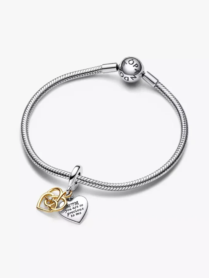 Gravierbarer Doppel-Dangle Charm „Mama“ mit im Labor gezüchteten Diamanten, 0,009 ct insgesamt, Sterlingsilber, 14-karätige Vergoldung Gravierbarer Doppel-Dangle Charm „Mama“ mit im Labor gezüchteten Diamanten, 0,009 ct insgesamt, Sterlingsilber, 14-karätige Vergoldung