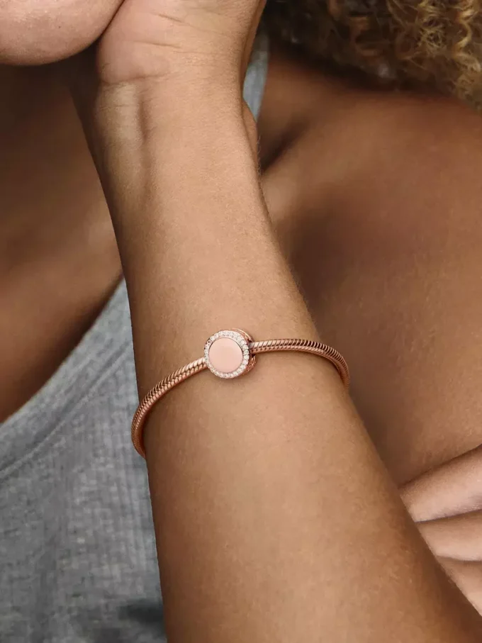 Gravierbarer funkelnder Knopf-Charm, 14 Karat Roségold-Beschichtung Gravierbarer funkelnder Knopf-Charm, 14 Karat Roségold-Beschichtung