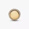Gravierbarer funkelnder Knopf-Charm, 14 Karat vergoldet Gravierbarer funkelnder Knopf-Charm, 14 Karat vergoldet