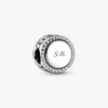 Gravierbarer funkelnder Knopf-Charm aus Sterlingsilber Gravierbarer funkelnder Knopf-Charm aus Sterlingsilber