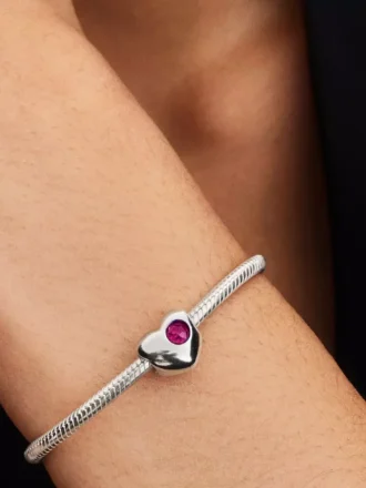 Gravierbarer Herz-Charm aus Sterlingsilber mit echtem roten Stein