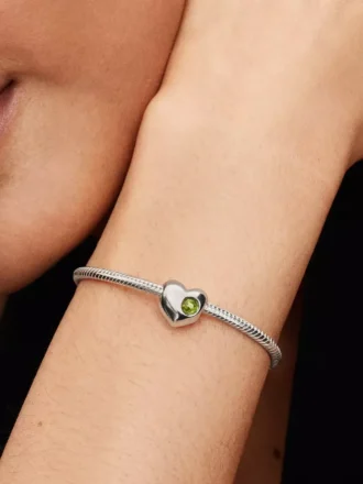 Gravierbarer Herz-Charm aus Sterlingsilber mit frühlingsgrünem Stein