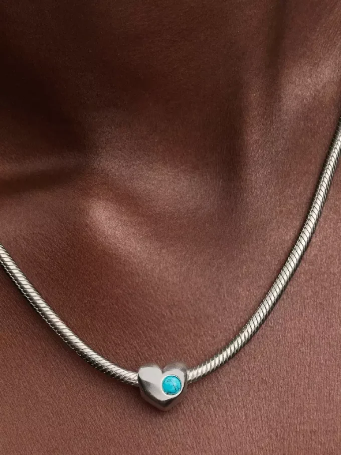 Gravierbarer Herz-Charm aus Sterlingsilber mit türkisblauem Stein Gravierbarer Herz-Charm aus Sterlingsilber mit türkisblauem Stein