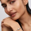 Gravierbarer Herz-Charm aus Sterlingsilber mit weißem Stein Gravierbarer Herz-Charm aus Sterlingsilber mit weißem Stein