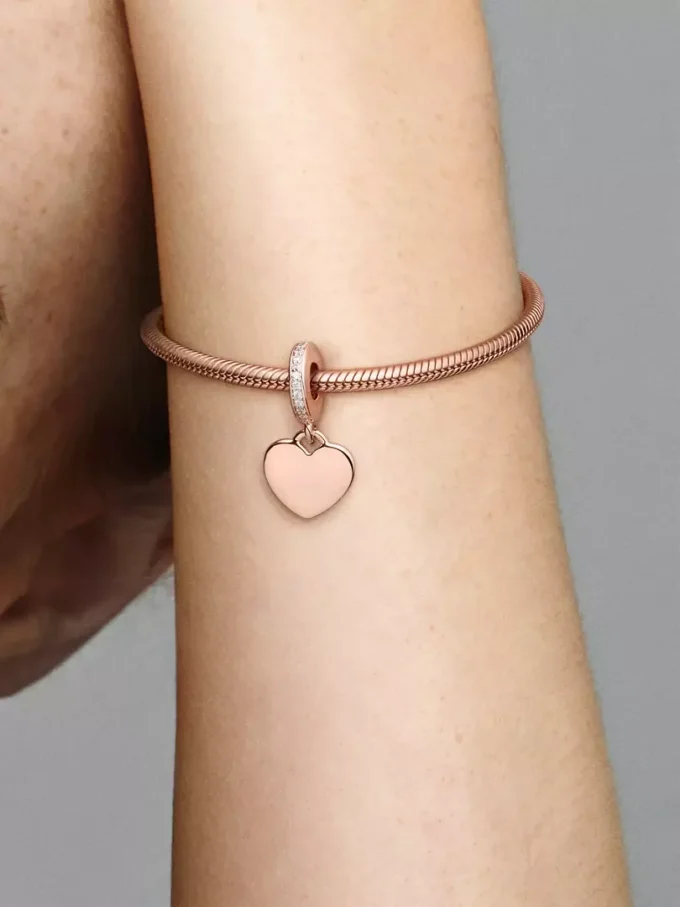 Gravierbarer Herz-Dangle Charm, 14 Karat Roségold-Beschichtung Gravierbarer Herz-Dangle Charm, 14 Karat Roségold-Beschichtung
