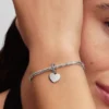 Gravierbarer Herz-Dangle Charm mit blauem Stein aus Sterlingsilber Gravierbarer Herz-Dangle Charm mit blauem Stein aus Sterlingsilber