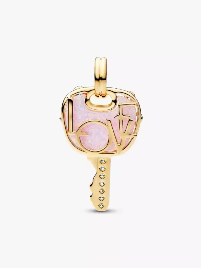 Großer Dangle Charm „Love Key“ in opalisierendem Rosa, 14-karätig vergoldet Großer Dangle Charm „Love Key“ in opalisierendem Rosa, 14-karätig vergoldet