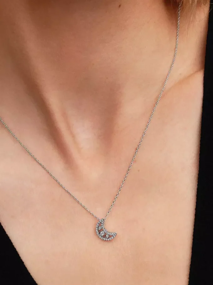 Halbmond-Anhänger-Halskette aus Sterlingsilber Halbmond-Anhänger-Halskette aus Sterlingsilber