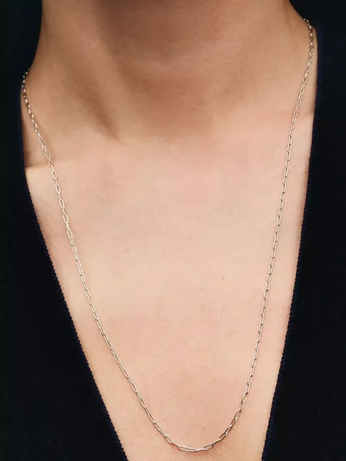 Halskette mit länglichen Gliedern aus Sterlingsilber Halskette mit länglichen Gliedern aus Sterlingsilber