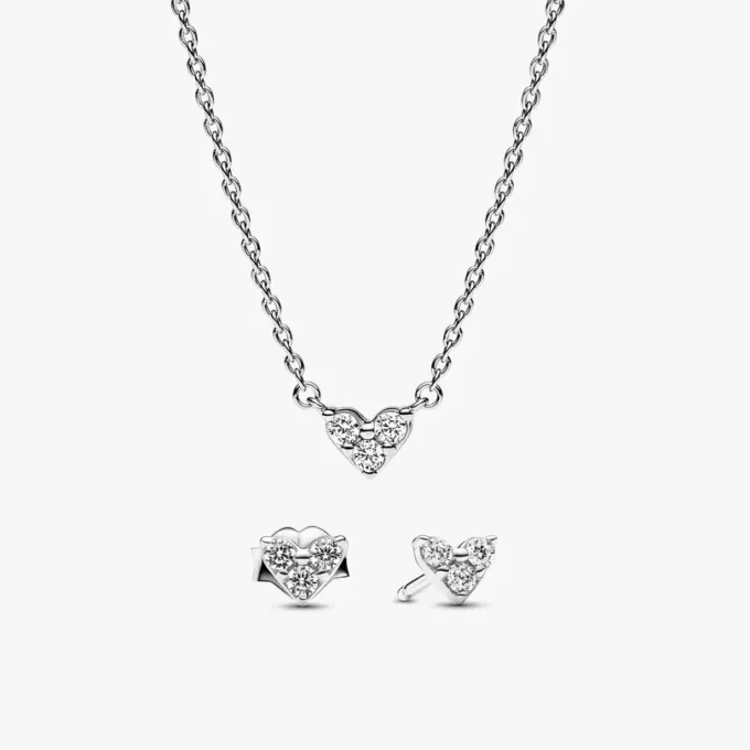 Halskette und Ohrringe mit dreifachem Herz-Set (2er-Set) Halskette und Ohrringe mit dreifachem Herz-Set (2er-Set)