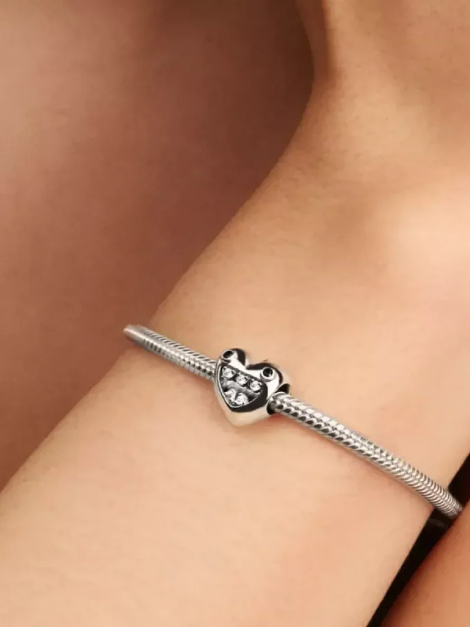 Herz-Charm „Mom’s Little Monsters“ aus Sterlingsilber Herz-Charm „Mom’s Little Monsters“ aus Sterlingsilber