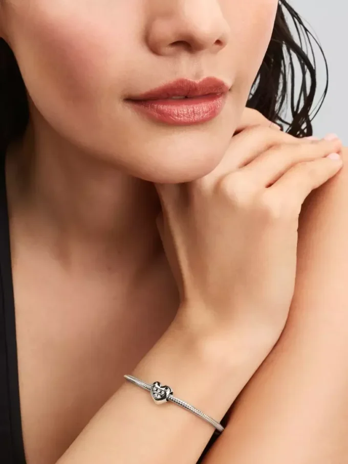 Herz-Charm „Mom’s Little Monsters“ aus Sterlingsilber Herz-Charm „Mom’s Little Monsters“ aus Sterlingsilber