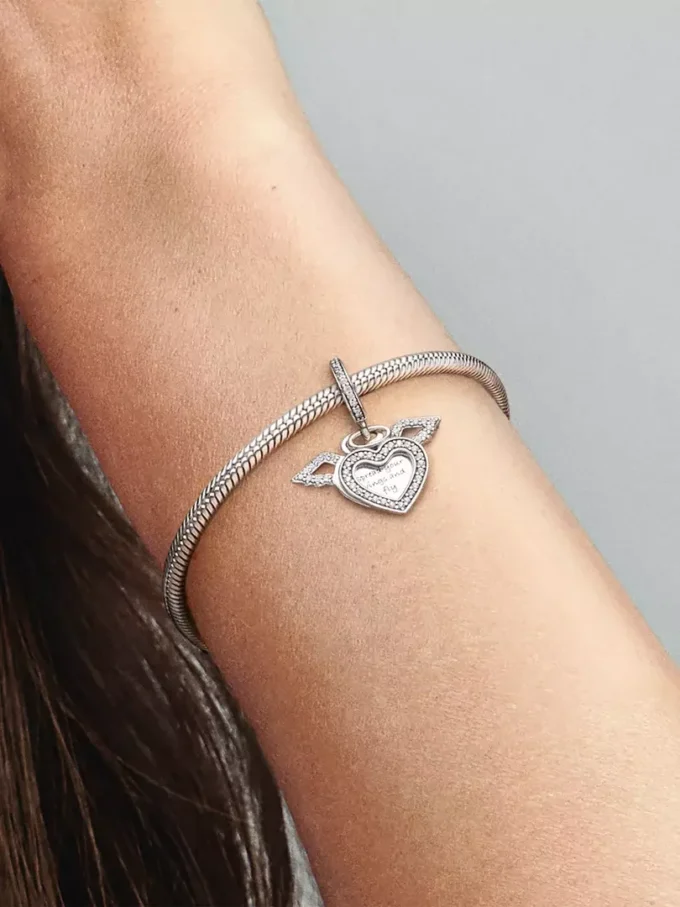 Herz- und Engelsflügel-Charm aus Sterlingsilber Herz- und Engelsflügel-Charm aus Sterlingsilber