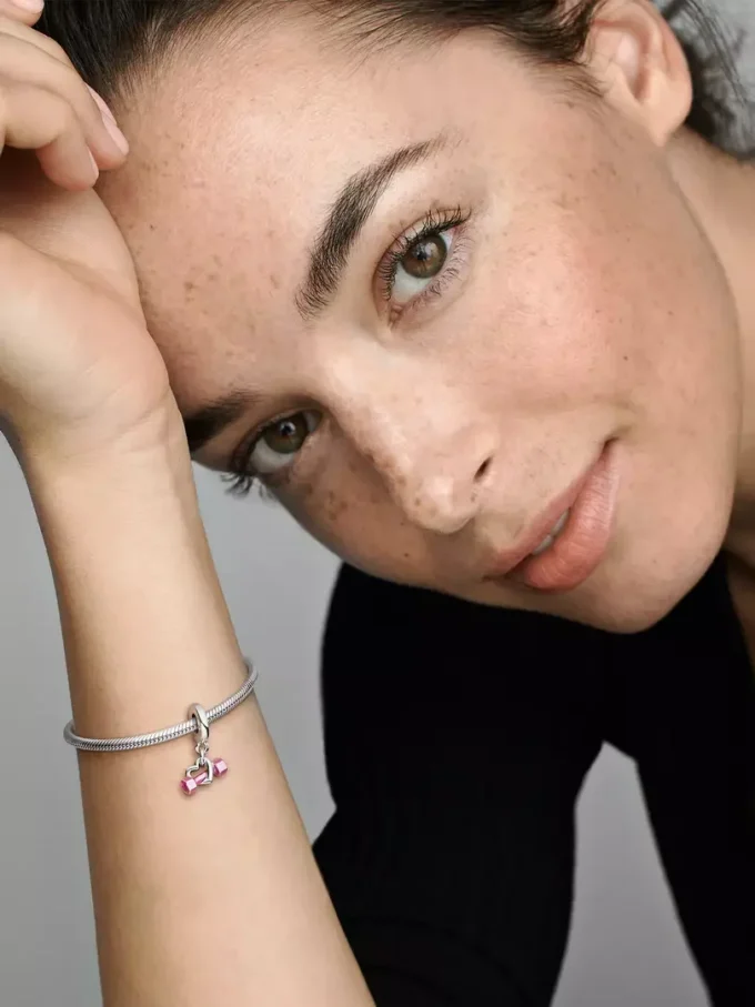 Hängender Dangle Charm „Hantel & Herz“ aus Sterlingsilber Hängender Dangle Charm „Hantel & Herz“ aus Sterlingsilber