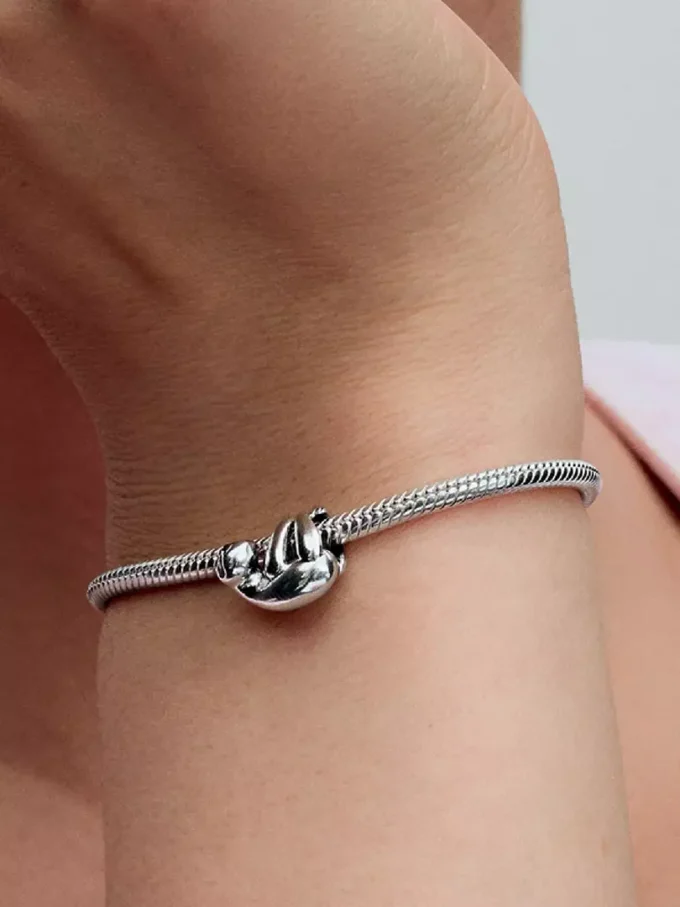 Hängender Faultier-Charm aus Sterlingsilber Hängender Faultier-Charm aus Sterlingsilber