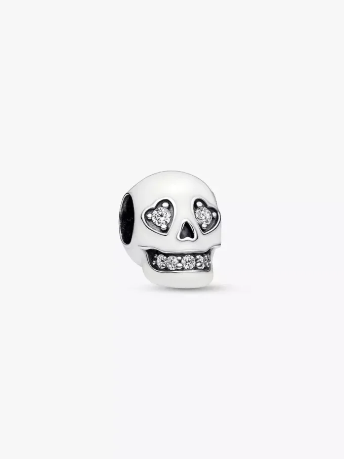 Im Dunkeln leuchtender, funkelnder Totenkopf-Charm aus Sterlingsilber Im Dunkeln leuchtender, funkelnder Totenkopf-Charm aus Sterlingsilber
