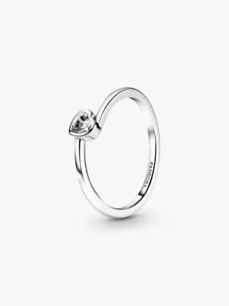 Klarer, geneigter Herz-Solitärring aus Sterlingsilber