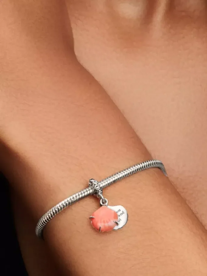 Korallenfarbener Muschel-Dangle Charm aus Sterlingsilber