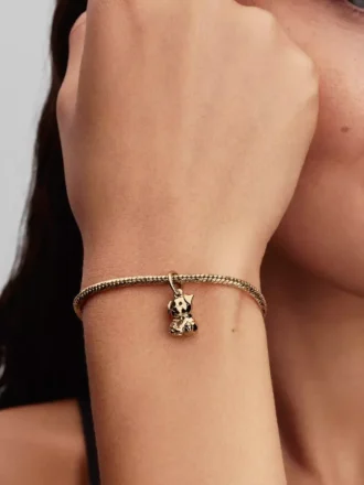 Labrador-Welpen-Dangle Charm, 14 Karat vergoldet