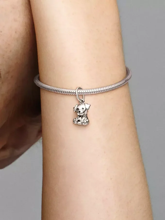 Labrador-Welpen-Dangle Charm aus Sterlingsilber Labrador-Welpen-Dangle Charm aus Sterlingsilber