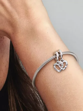 Linked Sister Hearts Split-Dangle Charm aus Sterlingsilber