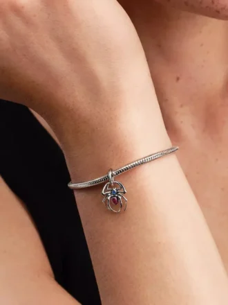 marvel spider man dangle charm aus sterlingsilber 1 1 330x440 - Marvel Spider-Man Dangle Charm aus Sterlingsilber