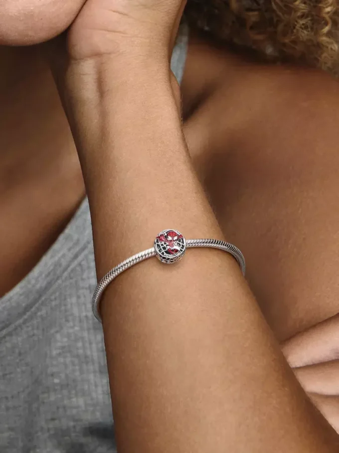 Marvel Spider-Man „Soaring City“-Charm aus Sterlingsilber Marvel Spider-Man „Soaring City“-Charm aus Sterlingsilber