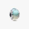 Mehrfarbiger Murano Glass- und geschwungener Feder-Charm – Sterlingsilber
