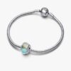Mehrfarbiger Murano Glass- und geschwungener Feder-Charm – Sterlingsilber