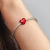 Metallic-rotes Herz-Charm aus Sterlingsilber Metallic-rotes Herz-Charm aus Sterlingsilber