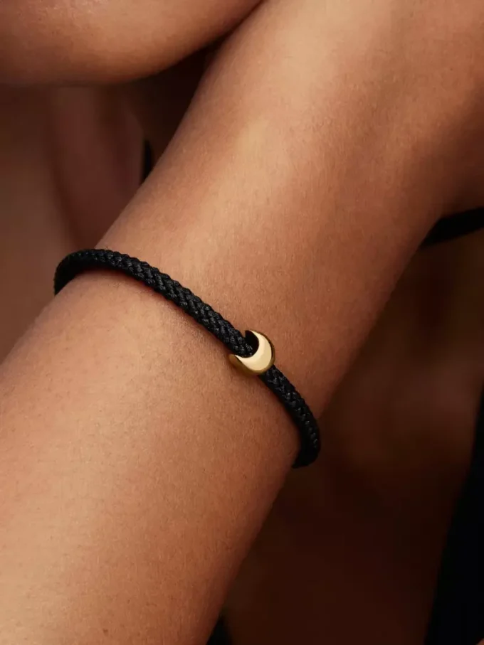 Mini-Charm „Moon“ mit 14-karätiger Vergoldung Mini-Charm „Moon“ mit 14-karätiger Vergoldung