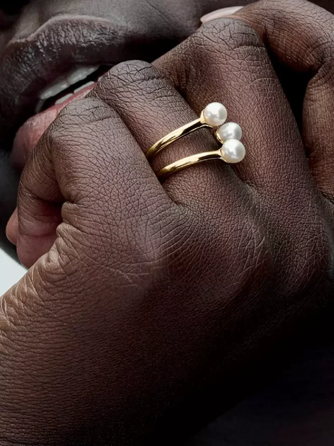 Offener Ring mit behandelter Süßwasserzuchtperle, 14-karätig vergoldet
