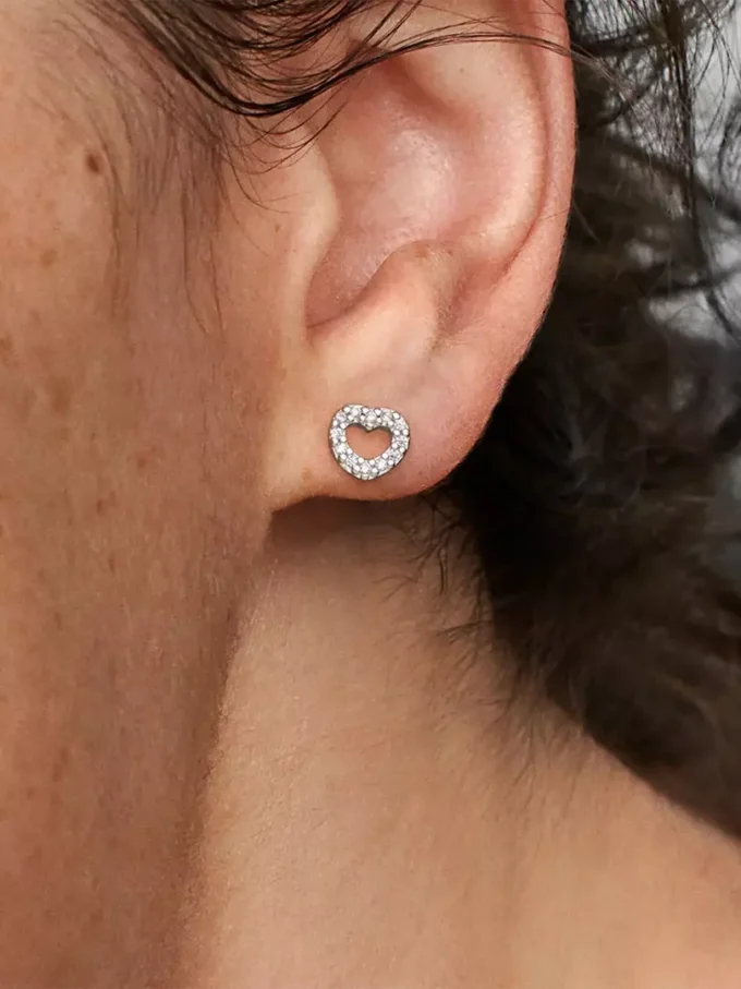 Ohrringe mit offenem Herz aus Sterlingsilber Ohrringe mit offenem Herz aus Sterlingsilber