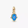 Opaleszierender blauer Hamsa-Hand-Dangle Charm, 14-karätig vergoldet Opaleszierender blauer Hamsa-Hand-Dangle Charm, 14-karätig vergoldet