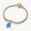 Opaleszierender blauer Hamsa-Hand-Dangle Charm, 14-karätig vergoldet Opaleszierender blauer Hamsa-Hand-Dangle Charm, 14-karätig vergoldet