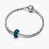 Opaleszierender grüner Charm aus Sterlingsilber