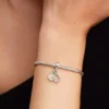 Opaleszierender Infinity-Dangle Charm aus Sterlingsilber
