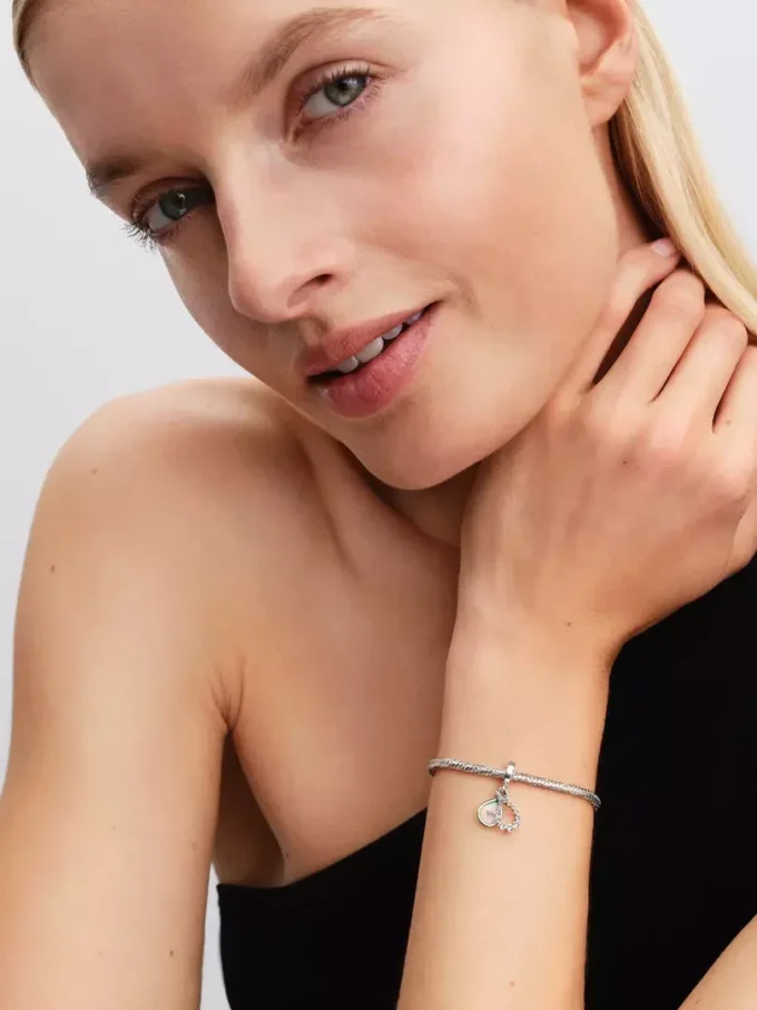 Opaleszierender Infinity-Dangle Charm aus Sterlingsilber