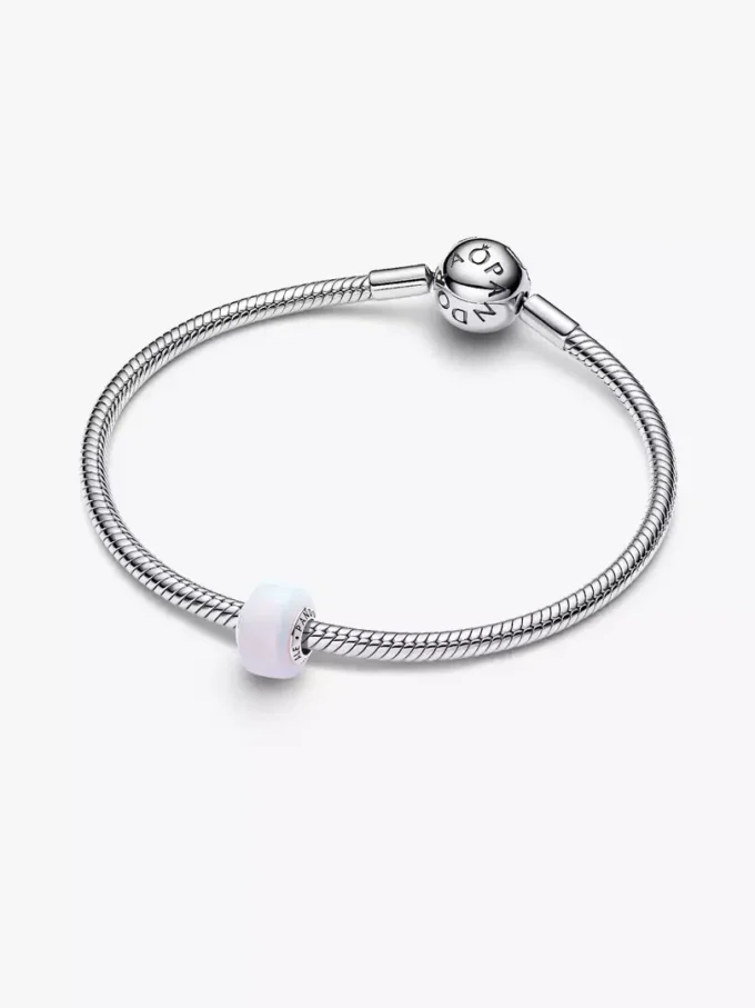 Opalisierender Charm aus Sterlingsilber Opalisierender Charm aus Sterlingsilber