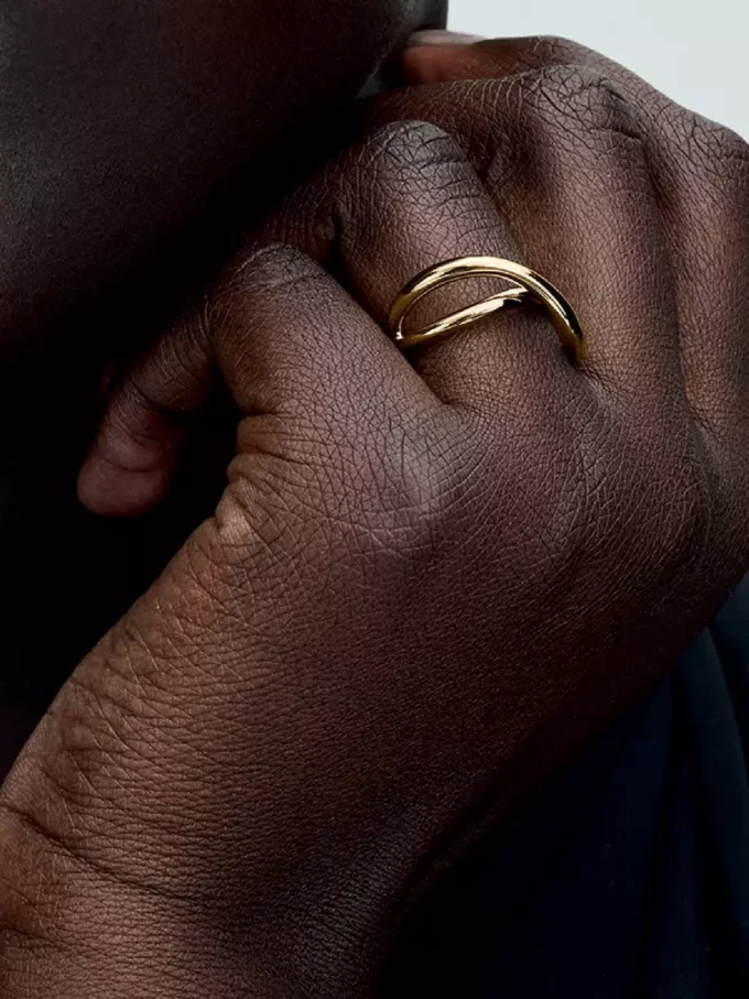 Organisch geformter Infinity-Ring, 14-karätig vergoldet Organisch geformter Infinity-Ring, 14-karätig vergoldet